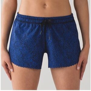 Lululemon Hit it Short 3.5”; Size 4; Circuit Cerulean Blue Black